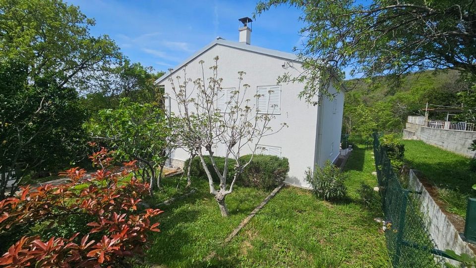 Kroatien, Povile, Region Novi Vinodolski: Mehrfamilienhaus mit schönem Garten und Meerblick - Immobilie H2961 in Rosenheim