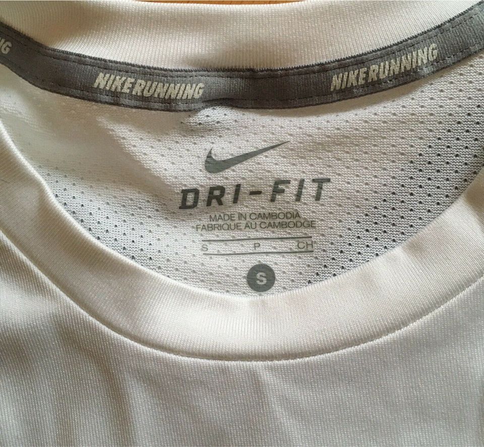 Nike Dri Fit Running Shirt Gr. S guter Zustand in Herdecke