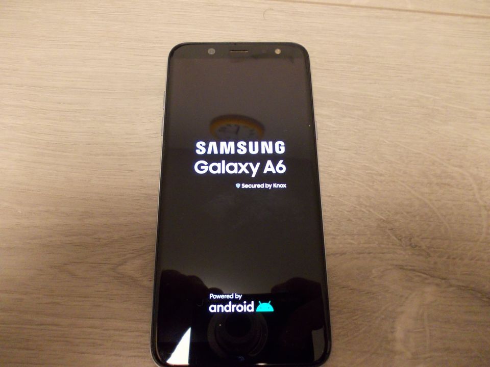 Samsung Galaxy A6 . DUAL SIM .32 GB. 3 GB Ram zu verkaufen in Hamburg