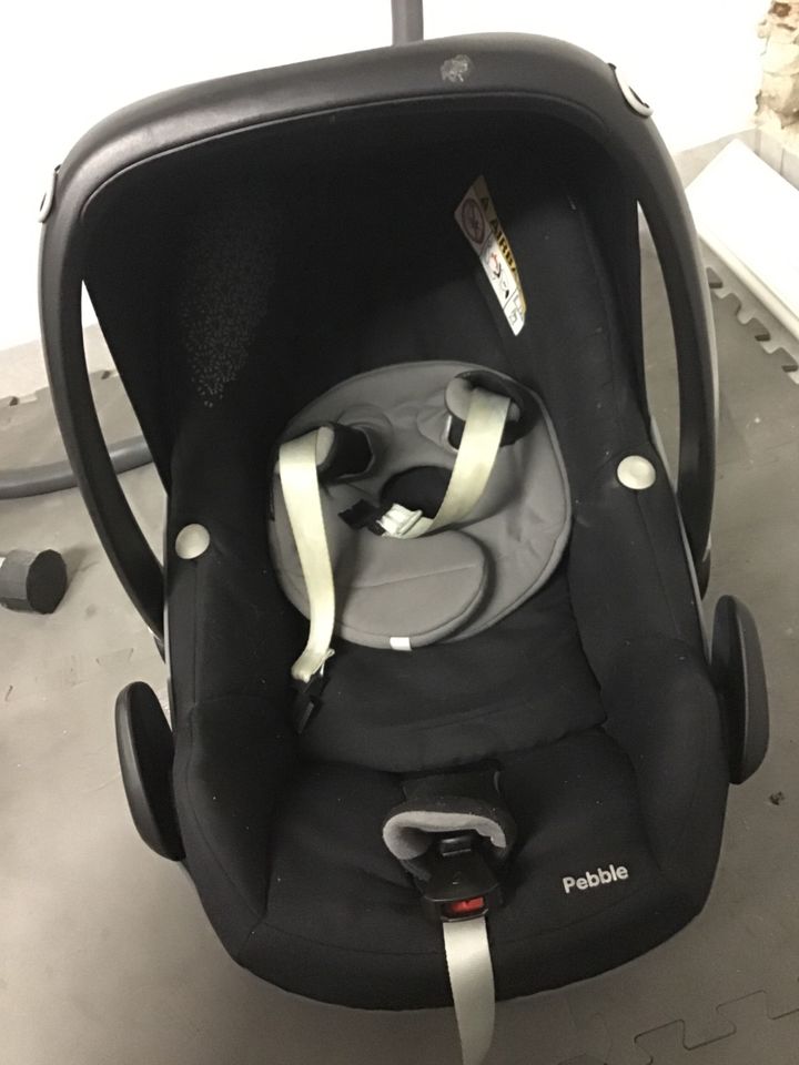 Maxi Cosi Pebble in Böblingen