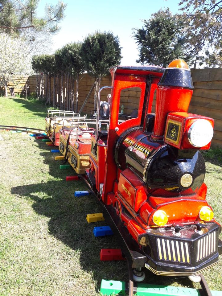 KINDEREISENBAHN - KINDERKARUSSELL - CREPES - FOODTRUCK,MIETEN in Halle