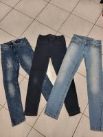 Jeans Gr 152 Mädchen gut erhalten 3 Stück Nordrhein-Westfalen - Werne Vorschau