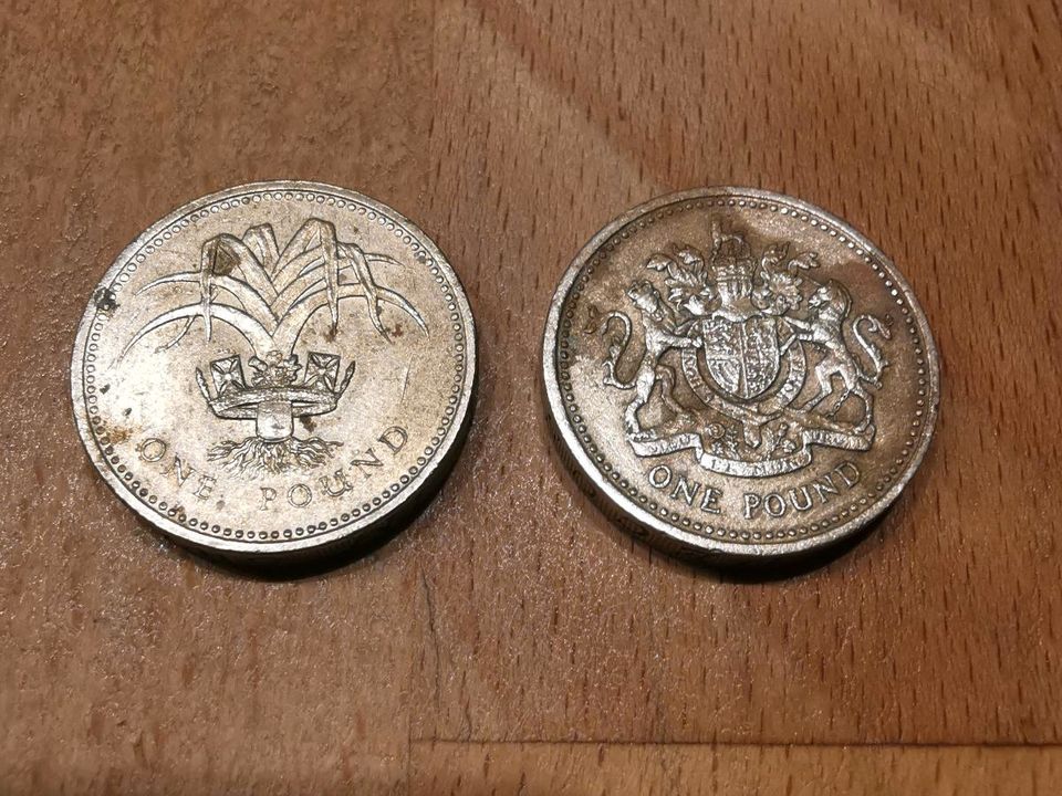 Zwei One Pound Münzen Großbritannien 1983 1985 in Gau-Bischofsheim