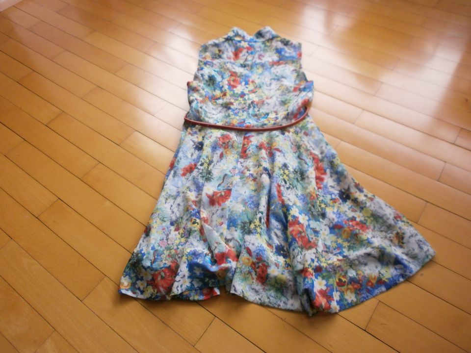 Designer FULL CIRCLE Damenkleid Gr.10/S bunt Blumen Gr. S 38 in Dortmund