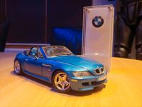 Burago BMW Z3 M Roadster 1:18 Modellauto und mini BMW Pylon Thüringen - Meiningen Vorschau