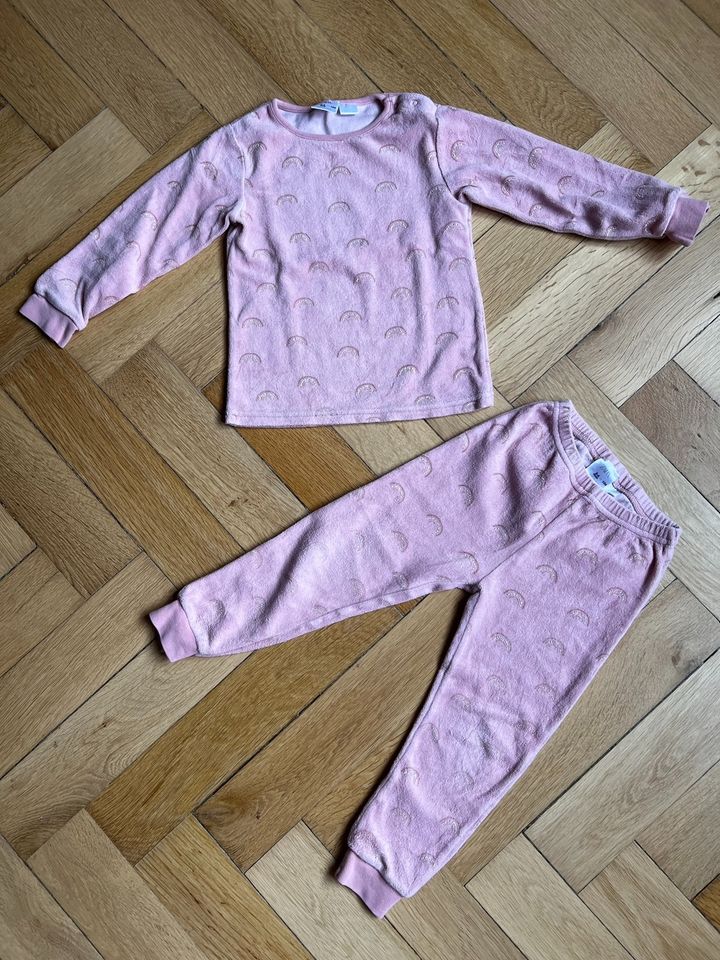 Top! ZARA Pyjama Schlafanzug Nicki 104 rosa Regenbogen in München