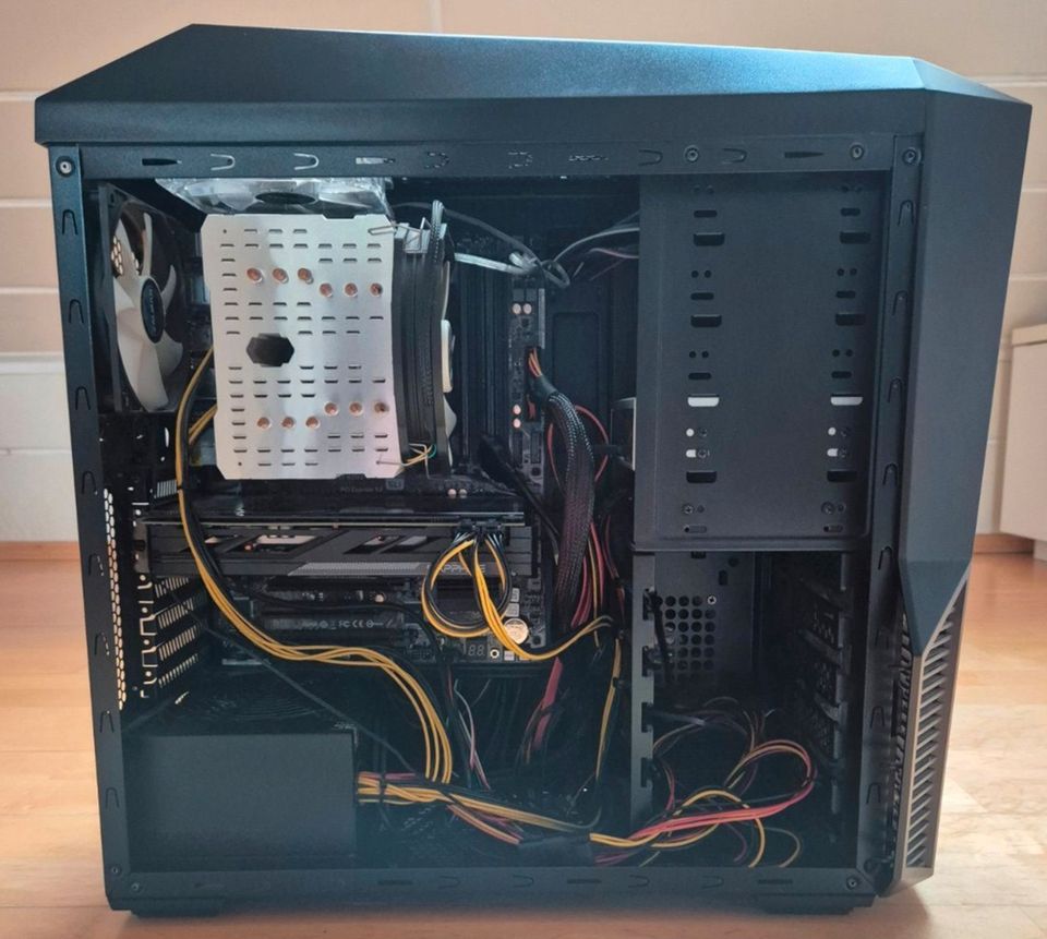 Gaming PC INTEL i5 4670k, 8GB DDR3, R9 380X 4GB, ohne Festplatte in Mettmann