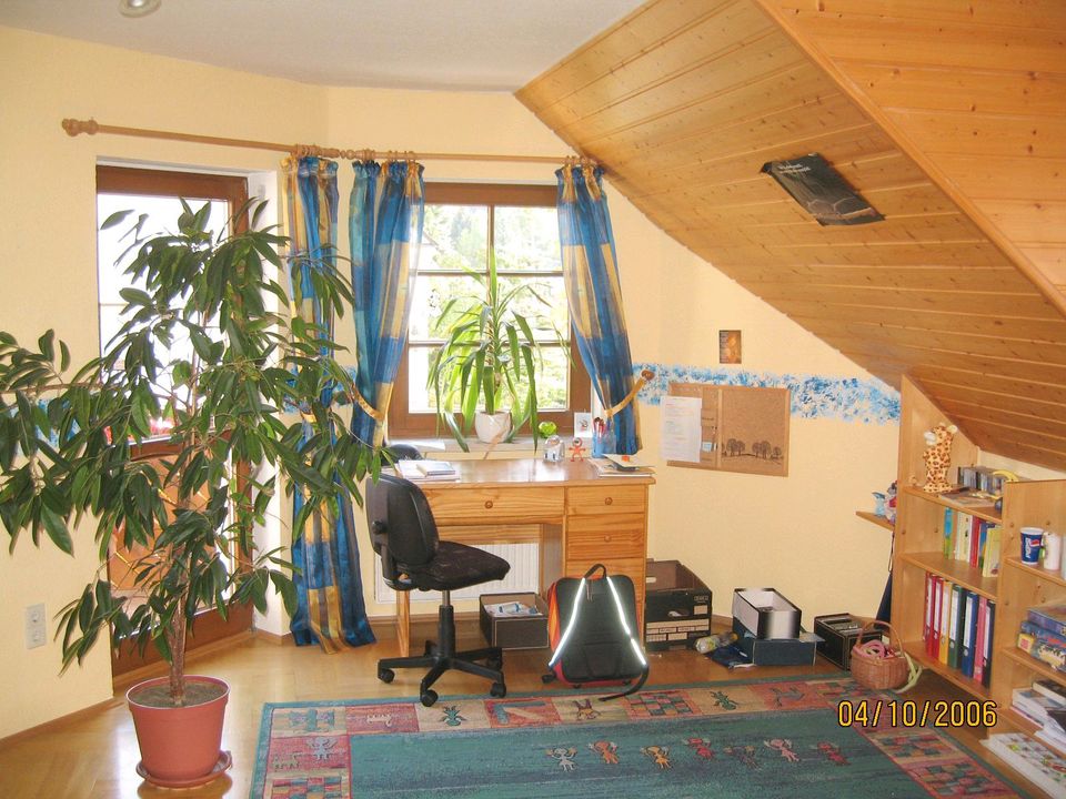 Haus mit Einliegerwohnung für 2 Familien in Steinberg