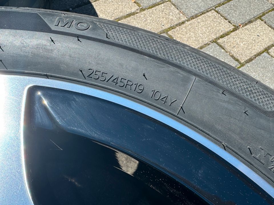 Mercedes-Benz Sommerräder Maybach 8.5Jx19 S W223 255/45 R19 104Y in Immenstadt