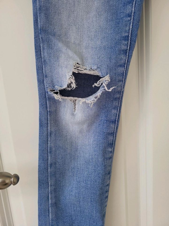 Hellblaue Only Jeans Gr S / 32 in Fahrenkrug