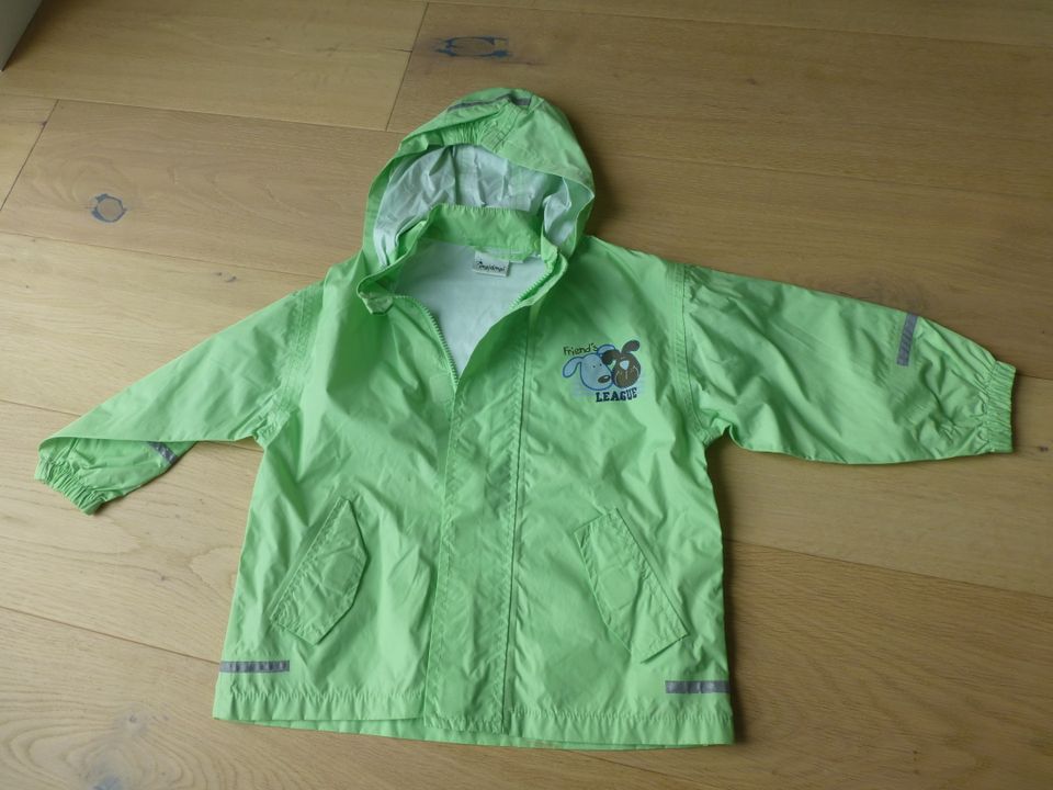 Kinder Regenjacke Gr. 98 / 104 in Bad Soden am Taunus