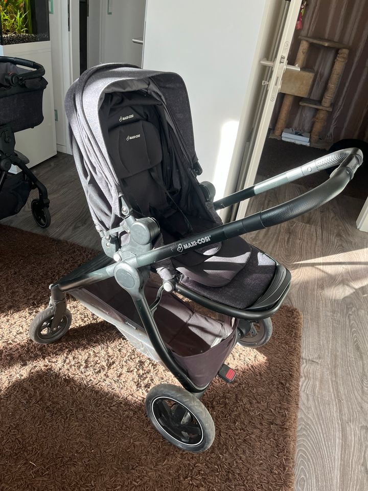 Maxi Cosi Adorra Buggy Kinderwagen Regencover in Rennau