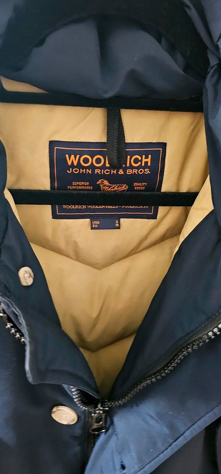 Woolrich Daunenjacke mit Öppigen Pelz in Neustadt am Rübenberge