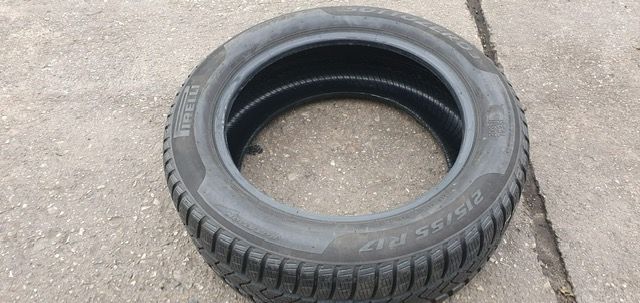 Winterreifen Pirelli Sottozero 3 215 55 R17 94H 6,5mm in Colditz