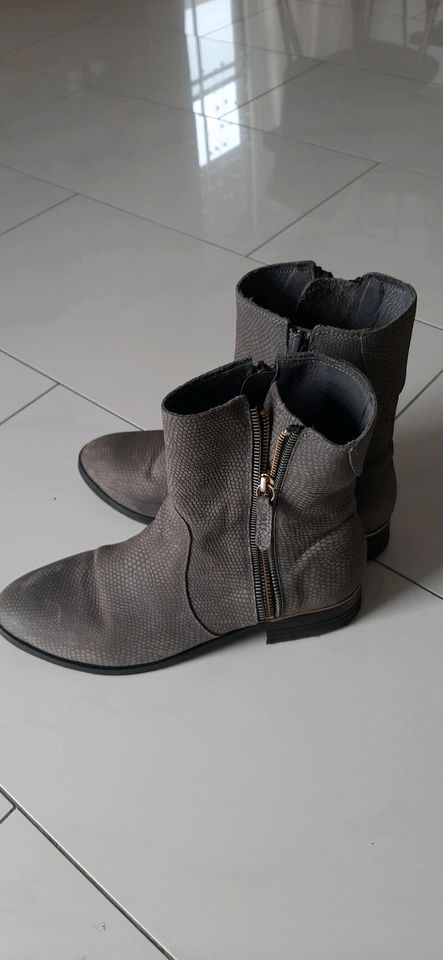 Leder Stiefel in Kirchheim bei München