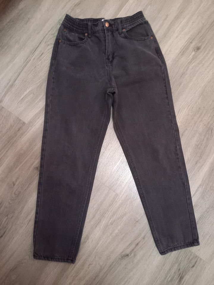 2 x Forever 21 Mom/ Boyfriend Jeans, Größe S, je 10 Euro in Rosbach (v d Höhe)