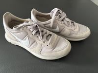 Nike Gr 39 altrosa Niedersachsen - Melle Vorschau