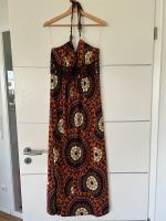 Schönes langes Sommerkleid mit Neckholder Nürnberg (Mittelfr) - Aussenstadt-Sued Vorschau