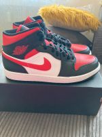 Nike Jordan 1 Mid White Black Red 2022 45 11 Nordrhein-Westfalen - Mülheim (Ruhr) Vorschau