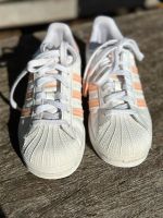 Adidas Superstar J Turnschuhe/Sneaker Größe 36 Niedersachsen - Regesbostel Vorschau