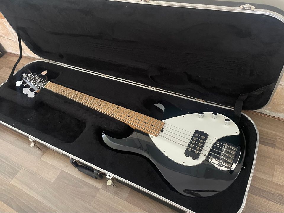 Bassgitarre 5-Saiter Ernie Ball OLP Music Man MM3 in Kirchendemenreuth