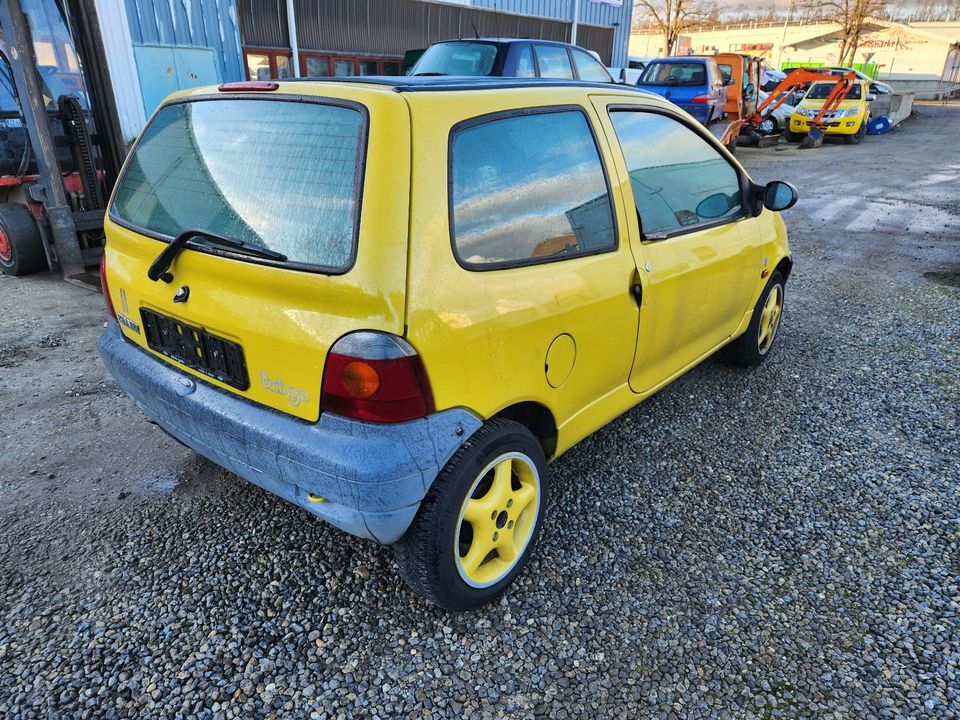 Schlachtfest ! Renault Twingo Faltdach 1,2 1997 C06  gelb OV396 in Eschweiler