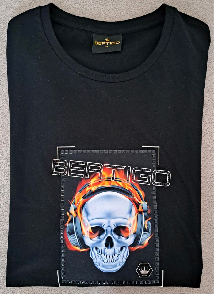 Bertigo Totenkopf T Shirt XL, USA in Oyten