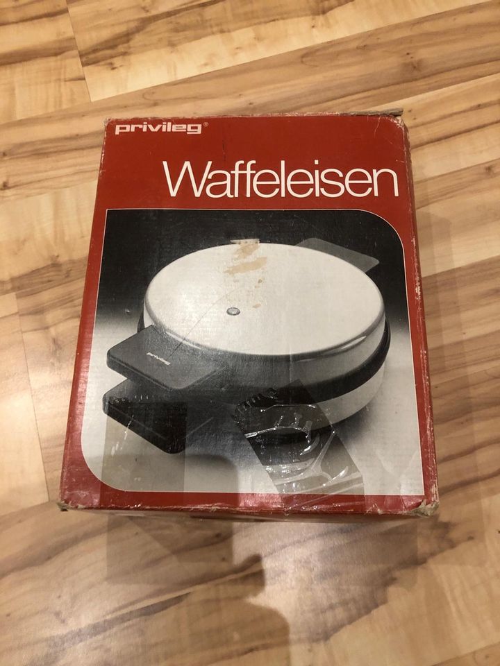 2x Elektrogeräte: Waffeleisen und Sandwichtoaster in Wuppertal