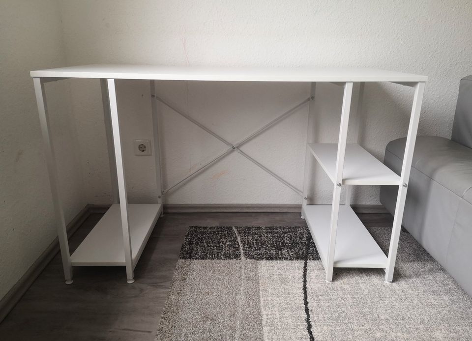 ⚠️ Scheibtisch mit Ikea Snille Schreibtischstuhl neuwertig⚠️ in Solingen