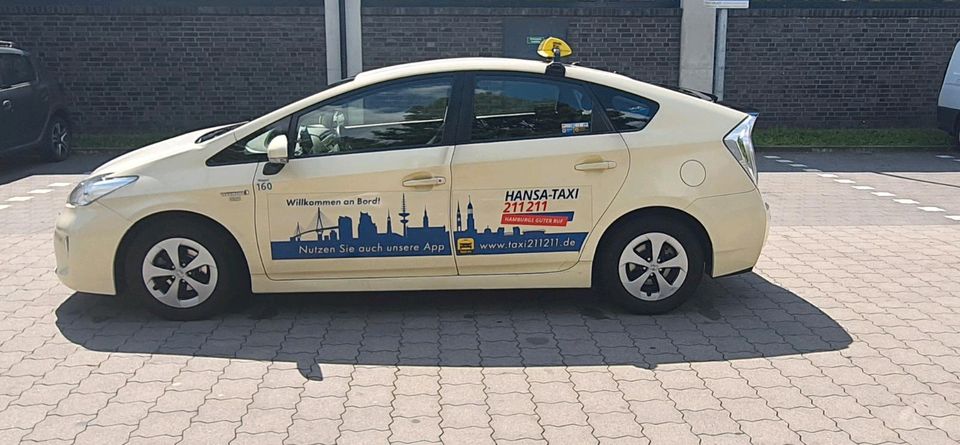 Toyota Prius Hybrid 2015 Schräghecklimousine in Hamburg