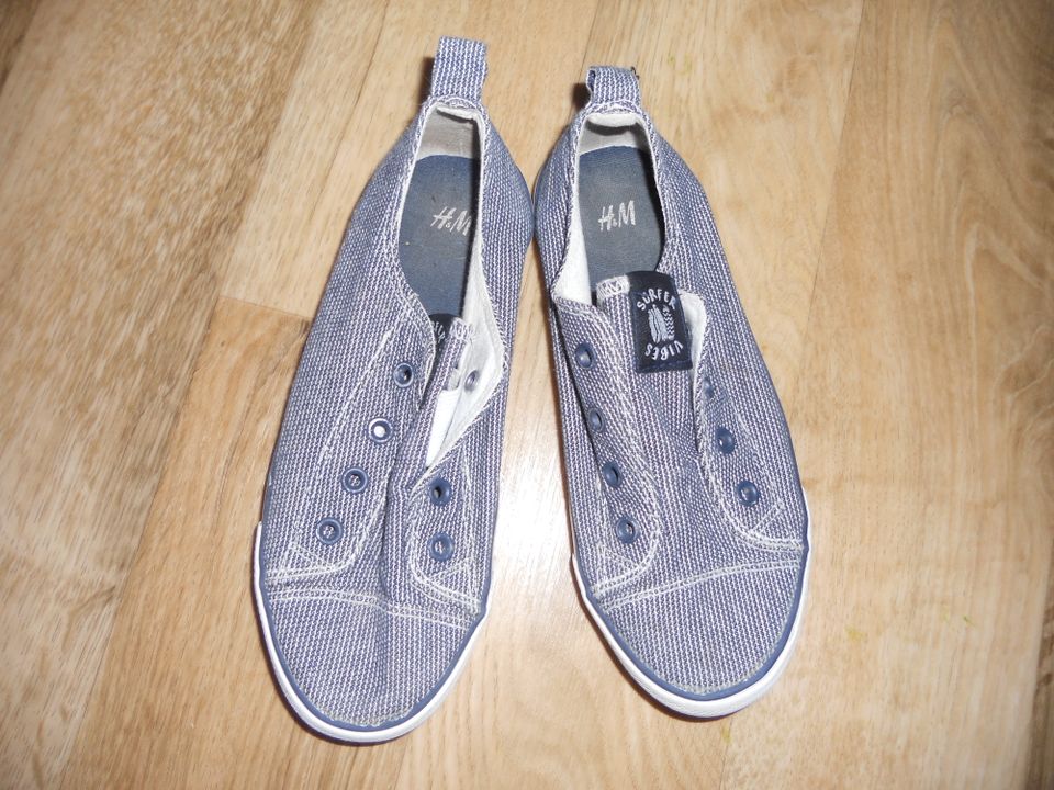 Kinder - Halbschuhe - Sneaker - Chucks - Gr. 31 - H&M - NEU in Mücheln (Geiseltal)