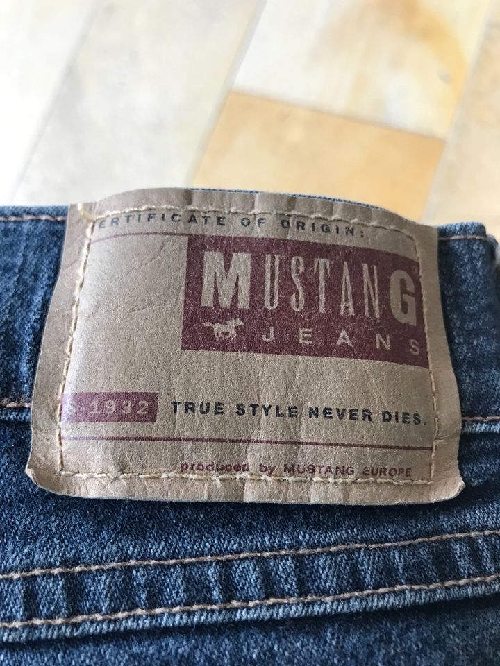 Mustang Jeans Gr. 34/36 in Bad Wimpfen