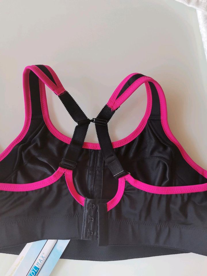 Bustier /  Fitness  Top BH  Gr. 38 NEU in Raubach (Westerw.)