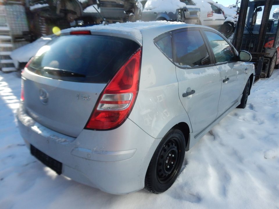 Hyundai I30 Ersatzteileträger 1.4 Continental-Silver VN9142 in Heilsbronn