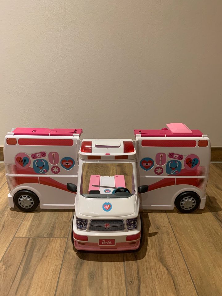 Barbie Krankenwagen mit Sound und Barbie in Thale-Friedrichsbrunn