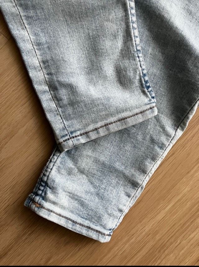 H&M Skinny Jeans Stretch high waist S/36 hellblau zerrissen in Günthersdorf