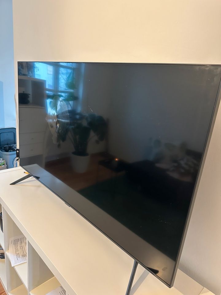 Samsung Smart TV 55 Zoll AU7100 in Frankfurt am Main