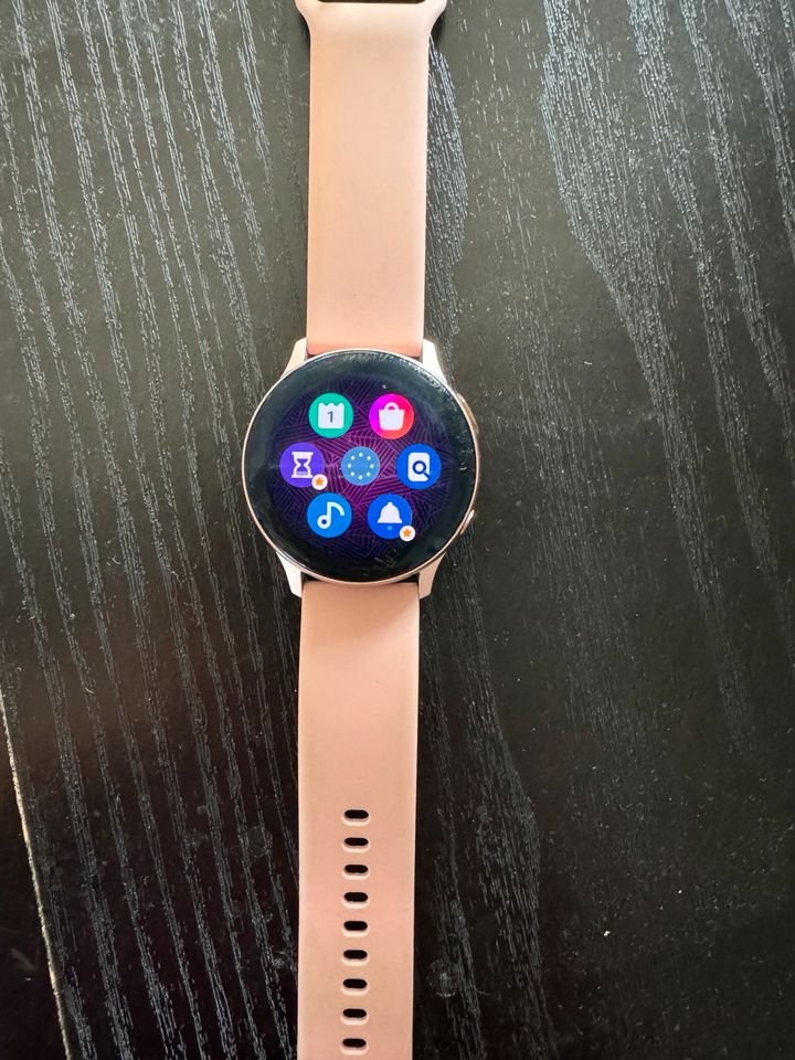 Smart-Watch Samsung Active 2 in Stuttgart