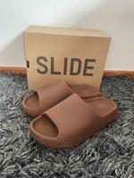 Yeezy slides brown | 45 Kreis Ostholstein - Süsel Vorschau