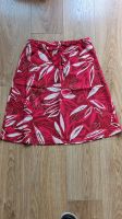 Ich sortiere aus: Sommer Rock Schlupfrock H&M rot floral Gr. 40 Nordrhein-Westfalen - Remscheid Vorschau