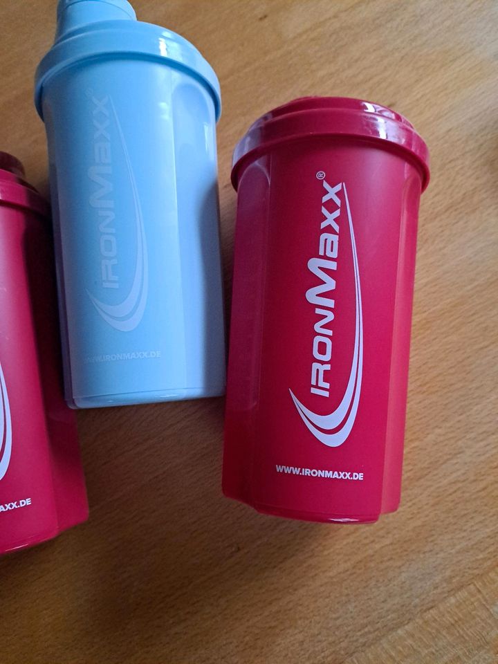 IronMaxx Shaker Protein Drinks Neu je 4€ in Giengen an der Brenz
