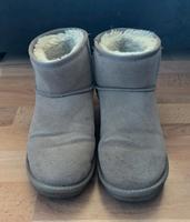 warme Wildlederboots Größe 39 grau Nordrhein-Westfalen - Niederkassel Vorschau