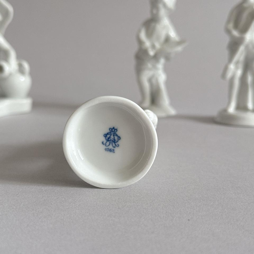 Volkstedt Porzellanfiguren 4er-Set – Klassische Sammlerstück in Backnang