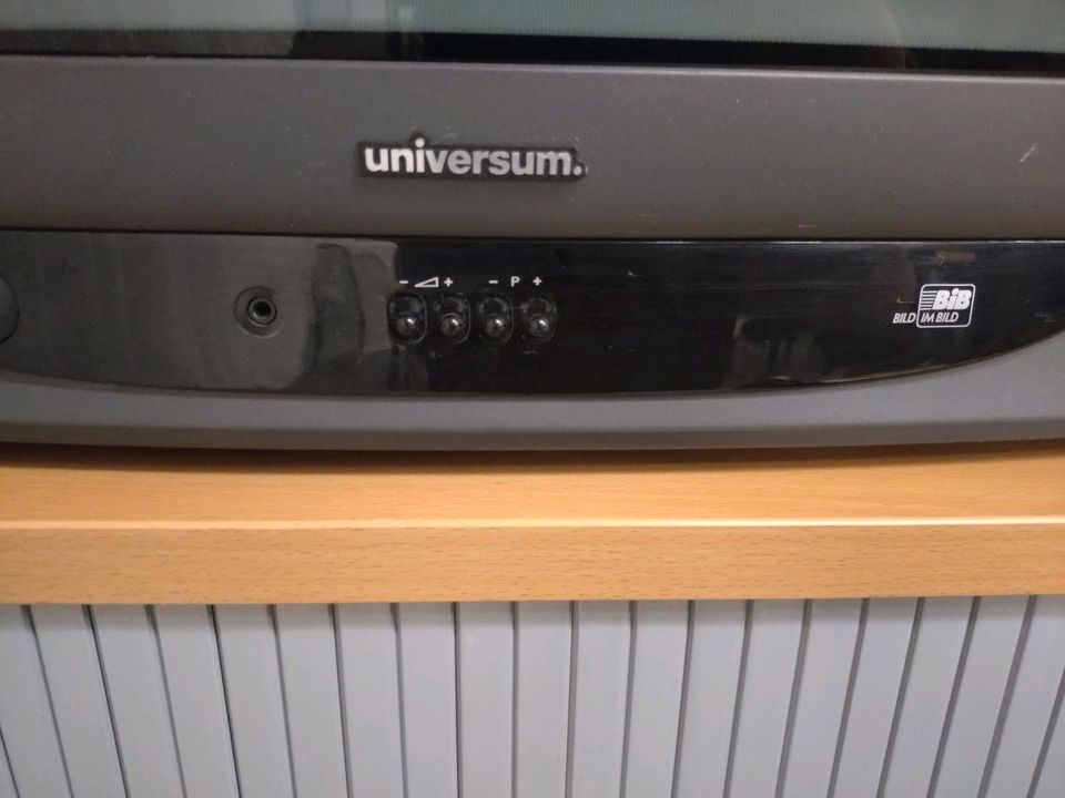 Fernseher TV Universum kein Flachbildfernseher Röhrenfernseher in Oebisfelde-Weferlingen