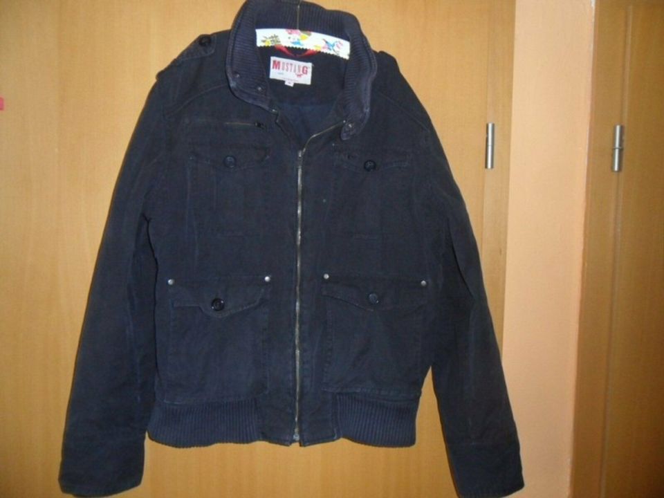 Mustang Jacke Gr. M in Bröckel