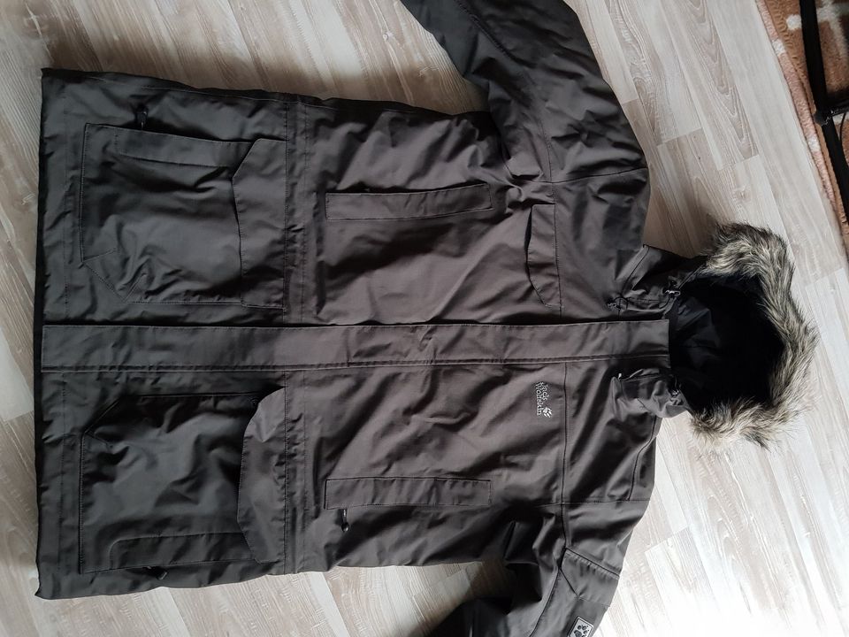 JACK WOLFSKIN XXL Winterkurzmantel Olivegrün in Herne