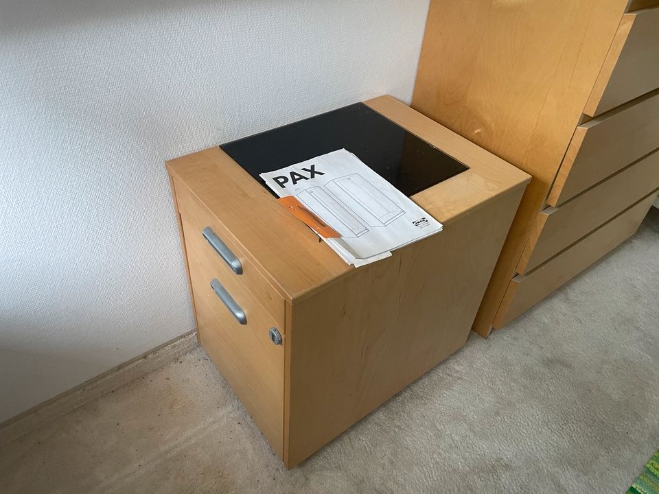 Zu verschenken IKEA Schreibtisch Unterschrank in Kleinmachnow