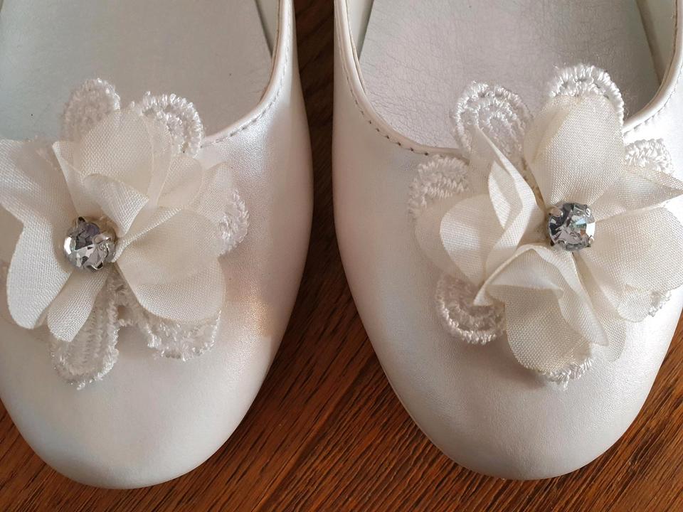 Schöne Ballerina Kommunion Schuhe ecru weiß Größe 36 in Bitburg