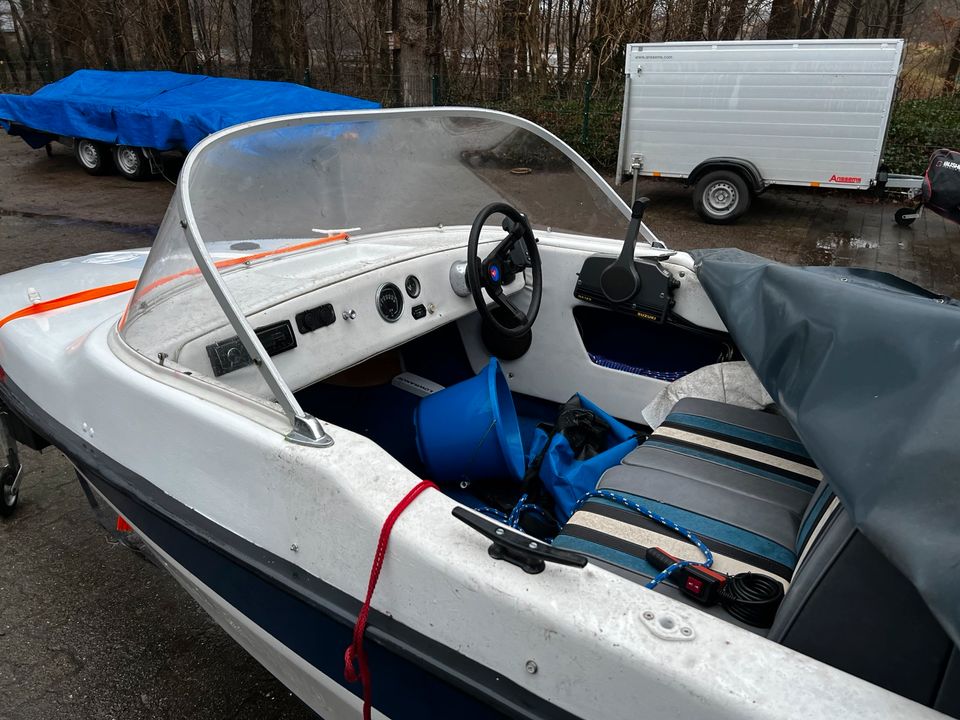 Hellwig Triton Motorboot Suzuki 40 PS inklusive Trailer in Tellingstedt