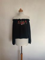 BERSHKA Schulterfreie Bluse bestickt mit Blumen Gr. S, neu München - Pasing-Obermenzing Vorschau